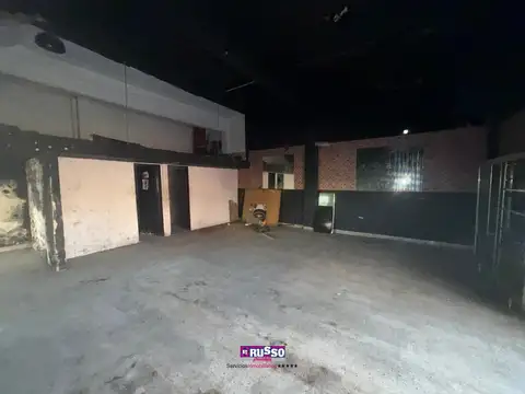 Local en Alquiler en Isidro Casanova, $ 1.600.000