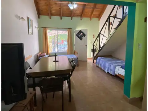 Casa 2 ambientes con 1 baño