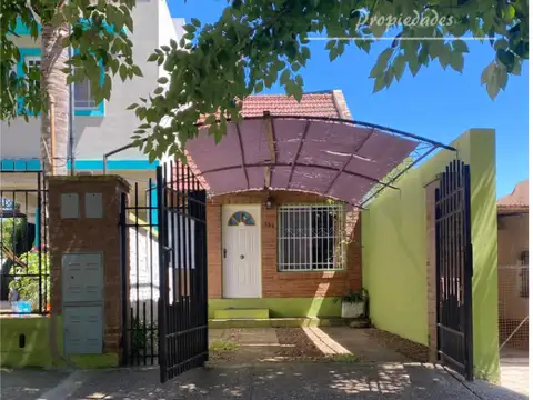Casa Zona Playa Norte, Paysandú 133, Colón.