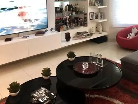 Casa 4 ambientes con 4 baños