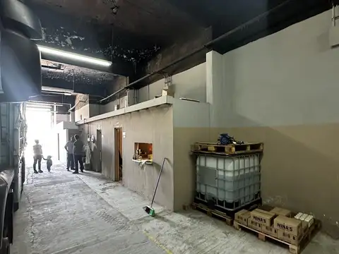 Galpon en Alquiler 8  mts Frente