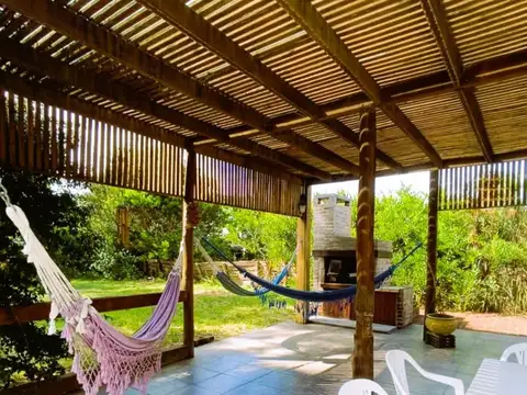 Casa en venta de 2 dormitorios total mante equipada en La Paloma Rocha