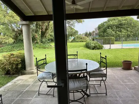 Casa en Venta 10 Ambientes en Ayres de Pilar