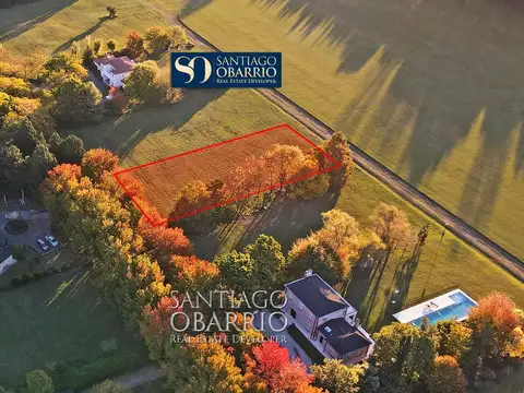 Lote  en Venta de 2465m2 en barrio La Cañada Polo Club de Lujan
