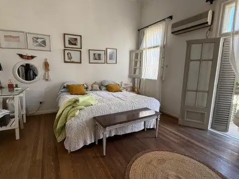 Casa 10 ambientes con 4 baños
