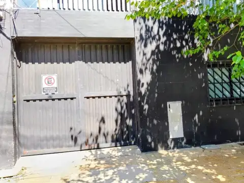 Edificio 3 pisos con rente