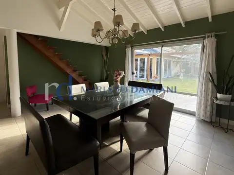 Casa 7 ambientes con 4 baños