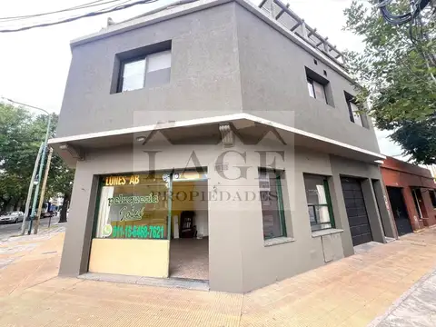 INTERESANTE LOCAL S/EXPENSAS EN ESQUINA DE 34 MTS CUBIERTOS