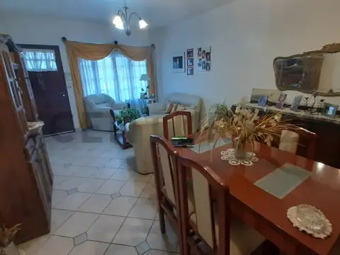Casa en Venta en Castelar Sur, USD 109.000