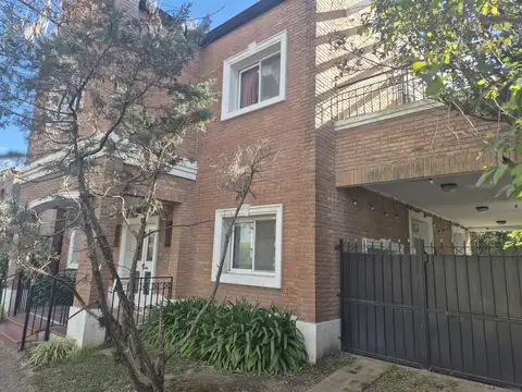 Oportunidad! Casa en  Venta en Lote Central en Santa Bárbara