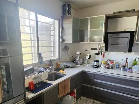 Casa 5 ambientes con 3 baños