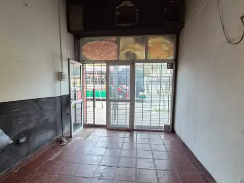 Local en Alquiler en Virreyes Oeste, $ 800.000