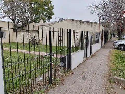 Casa 2 ambientes con 1 baño