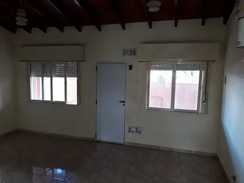 Depto Tipo Casa en Venta en Ramos Mejía, USD 79.950