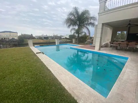 VENTA Casa 6 ambientes San Marco Villanueva