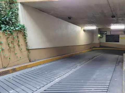 Cochera en venta en Martinez -Vias/Santa Fe