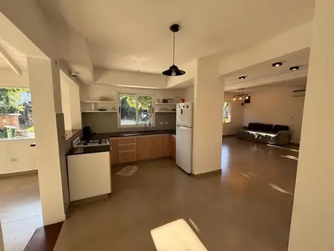 Casa 4 ambientes con 3 baños