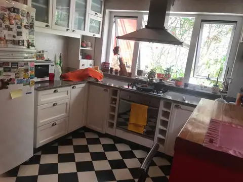 Casa 7 ambientes con 5 baños