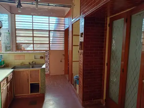 VENTA CASA  4 AMBIENTES WILDE GARAGE PATIO