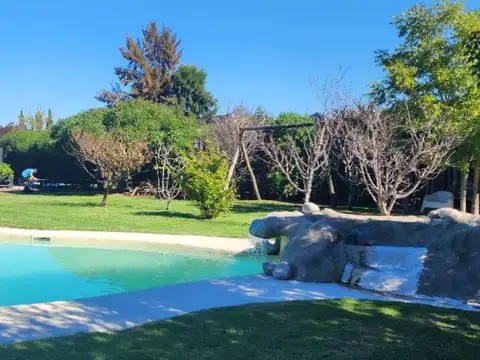 Casa 5 ambientes con 3 baños