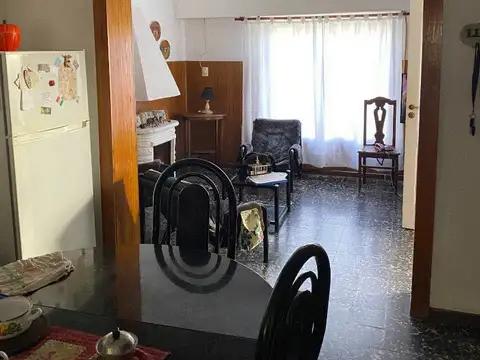 Casa 2 ambientes con 1 baño