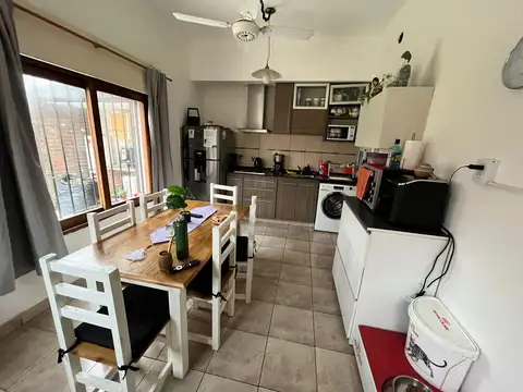 Casa 4 ambientes con 1 baño