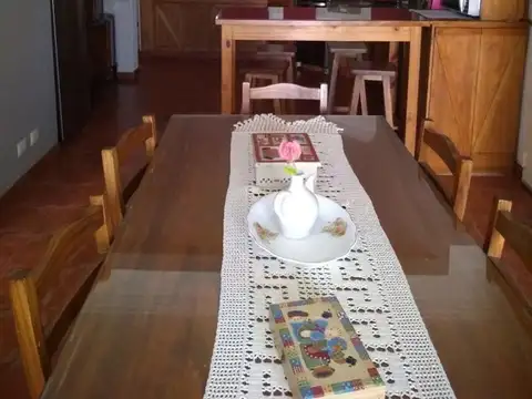 Casa 5 ambientes con 2 baños