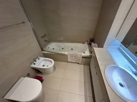 Departamento 5 ambientes con 2 baños