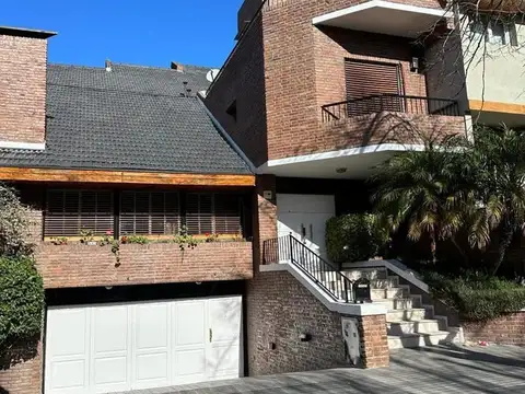 VENTA CASA 5 AMB, JARDIN, PISCINA Y COCHERA EN V. DEVOTO