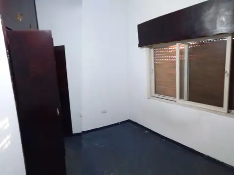 Casa de 3 amb. con cochera y fondo