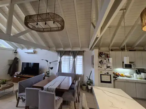 Casa en Venta con 1 cochera
