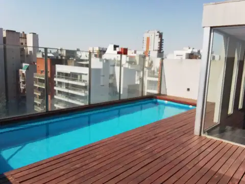 OPORTUNIDAD  MONOAMB, CON BALCÓN, COQUETO EDIFICIO 