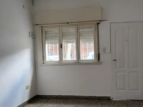 Casa 2 ambientes con 1 baño