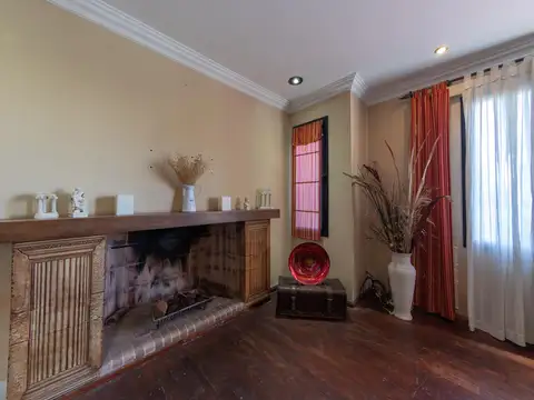 Av. Fuerza Aérea al 2300