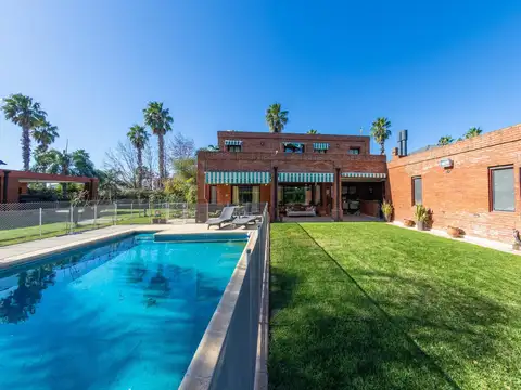 Casa en San Marino (Funes Hills)