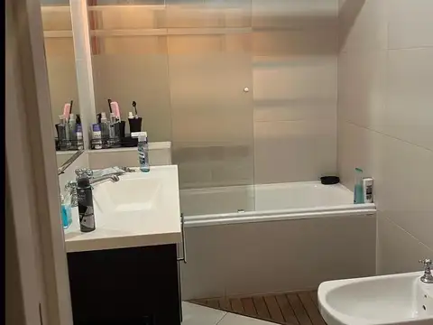 Casa 2 ambientes con 2 baños