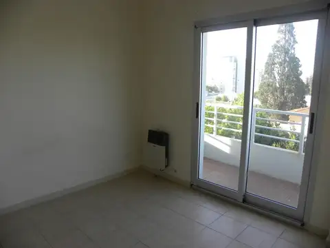 Departamento en Alquiler en Campana, $ 600.000