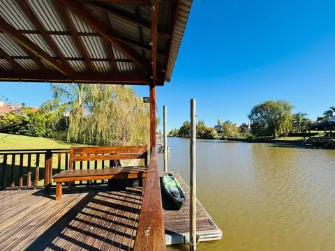 Casa en Venta con 5 cocheras