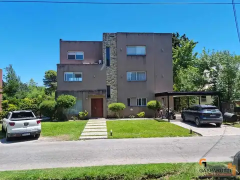 Casa en Venta en Fincas de Maschwitz, 6 Ambientes con Pileta