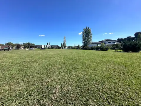 VENTA LOTE 2000 MT2 BARRIO SANTA IRENE LUJAN