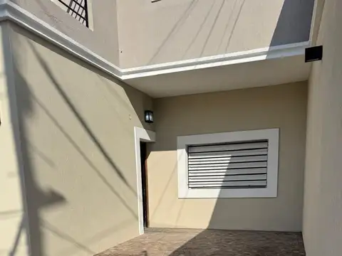 Casa 7 ambientes con 6 baños