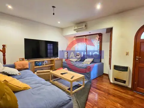 2 DÚPLEX DE 3 AMBIENTES   MONOAMBIENTE   COCHERAS EN VENTA PARQUE CISNEROS, VILLA ADELINA