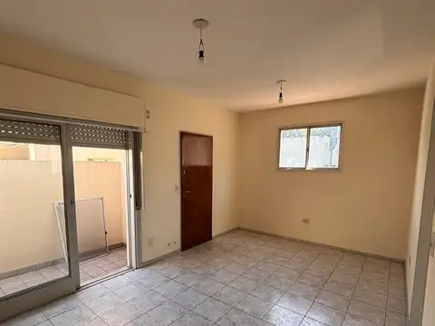 Departamento 3 ambientes con patio en Alquiler en Villa Bosch