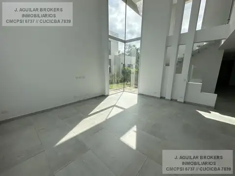 Casa en Venta al Este
