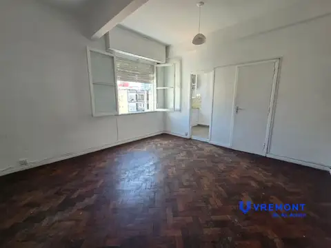 Alberti a 0 - Depto monoambiente con cocina independiente - Expensas incluidas