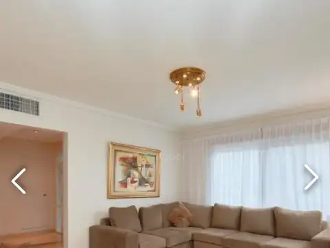 Casa en Alquiler con 1 cochera