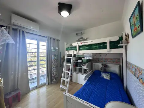 APTO CREDITO! TRIPLEX  - CON PARRILLA - 2 DORM  - PLAYROOM