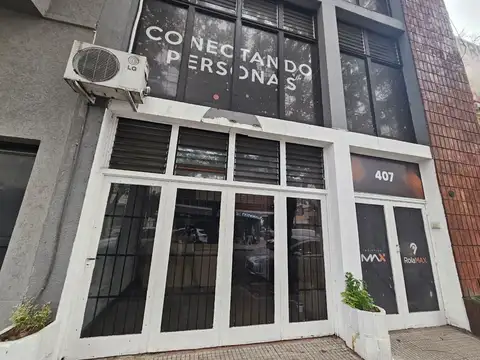 Lisandro de la Torre 400 Local + Oficinas Liniers Alquiler