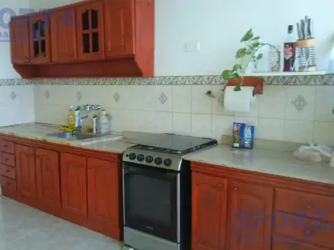 Casa en Alquiler con 1 cochera