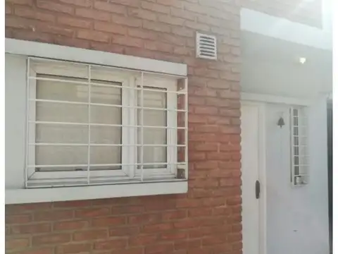Depto Tipo Casa en Alquiler de 3 ambientes